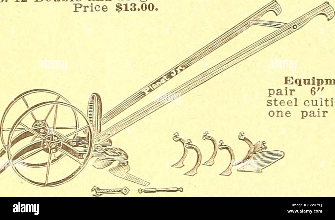 Archiv Bild von Seite 83 der Currie's Farm und Garten jährliche. Currie's Farm und Garten jährliche: Frühling 1925 50 Jahre curriesfarmgarde 19 curr 8 Jahr: 1925 (Nr. 12 Doppel- und Einzelzimmer Wheel Hoe Preis: US $ 13,00. Eqnipmeait ein Paar o: 6 Zoll hoes drei Stee culti V a t o] Zähne: ons g a r d e r Pflug; ein 4 Zoll 7 Zoll Rake Rake: Ein Blatt guard Nr. 13 Doppel- und Einzelzimmer "CTTieel Hoe. Preis $ 9.25. Gleich wie die Nr. 12 in jeder Weise, mit der Ausnahme, dass er für Geräte, die nur ein Paar von 6 Zoll Hacken - Die nützlichsten Anbau von Anbaugeräten und alle, dass viele Züchter möchten. Anhänge mit Nr. 12 gezeigt werden kann Stockfoto