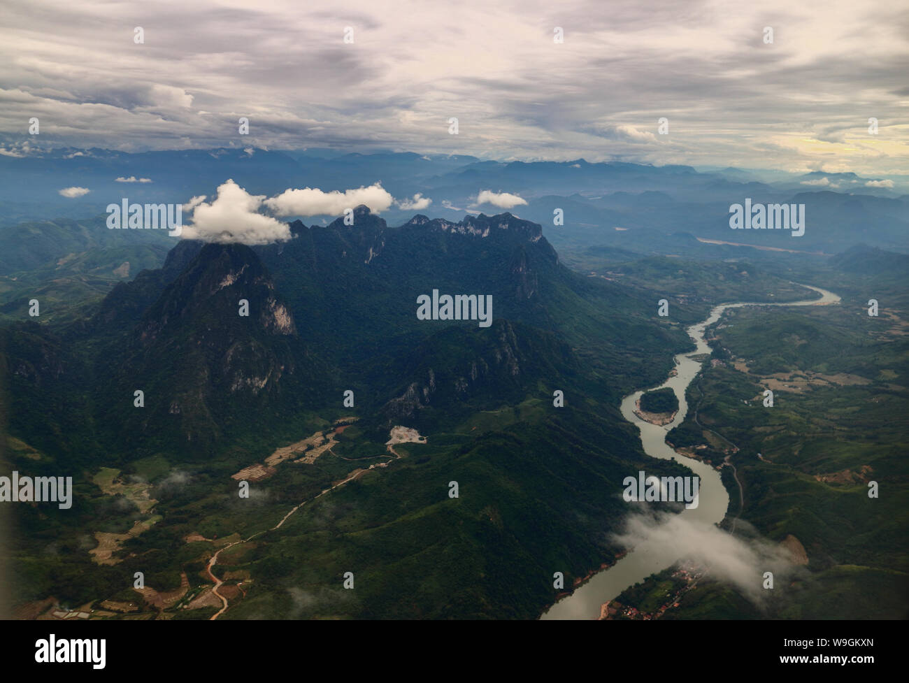 Luftbild des Mekong Fluss und Berg, Luang Prabang, Laos Stockfoto