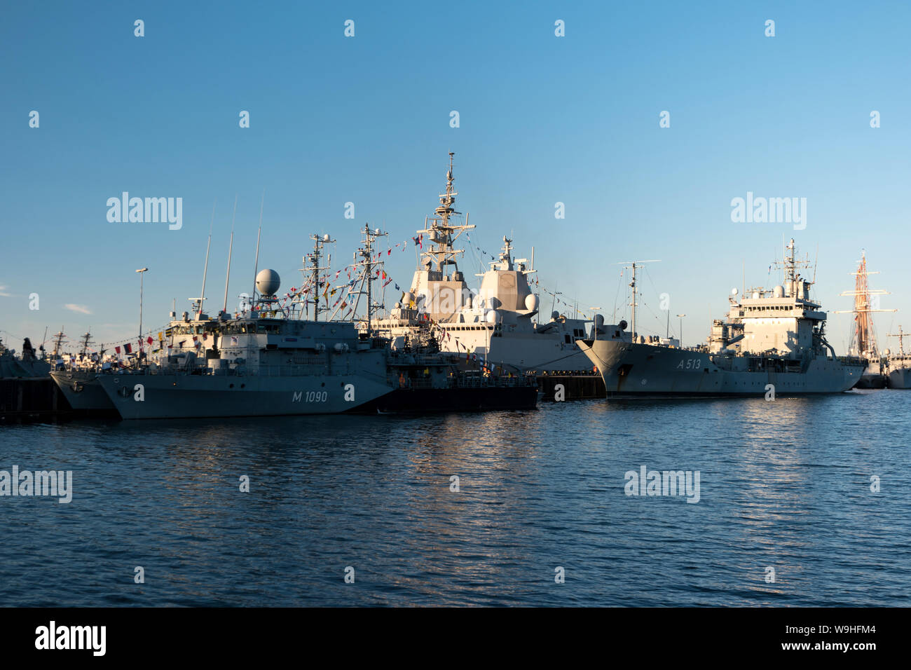 KIEL, Deutschland - Juni 22, 2019: Während der Kieler Woche 2019 den Marinestützpunkt Kiel organisiert eine offene Schiff im Tirpitzhafen. Illustrative editoria Stockfoto