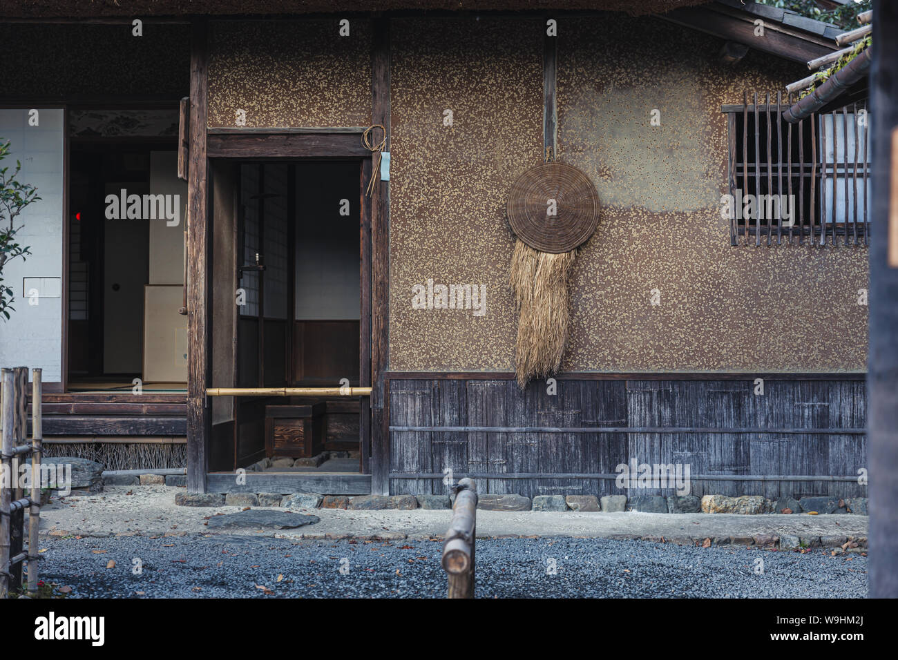 Alte vintage Traditionelles japanisches Haus Tür in Kyoto Landschaft Japan Stockfoto