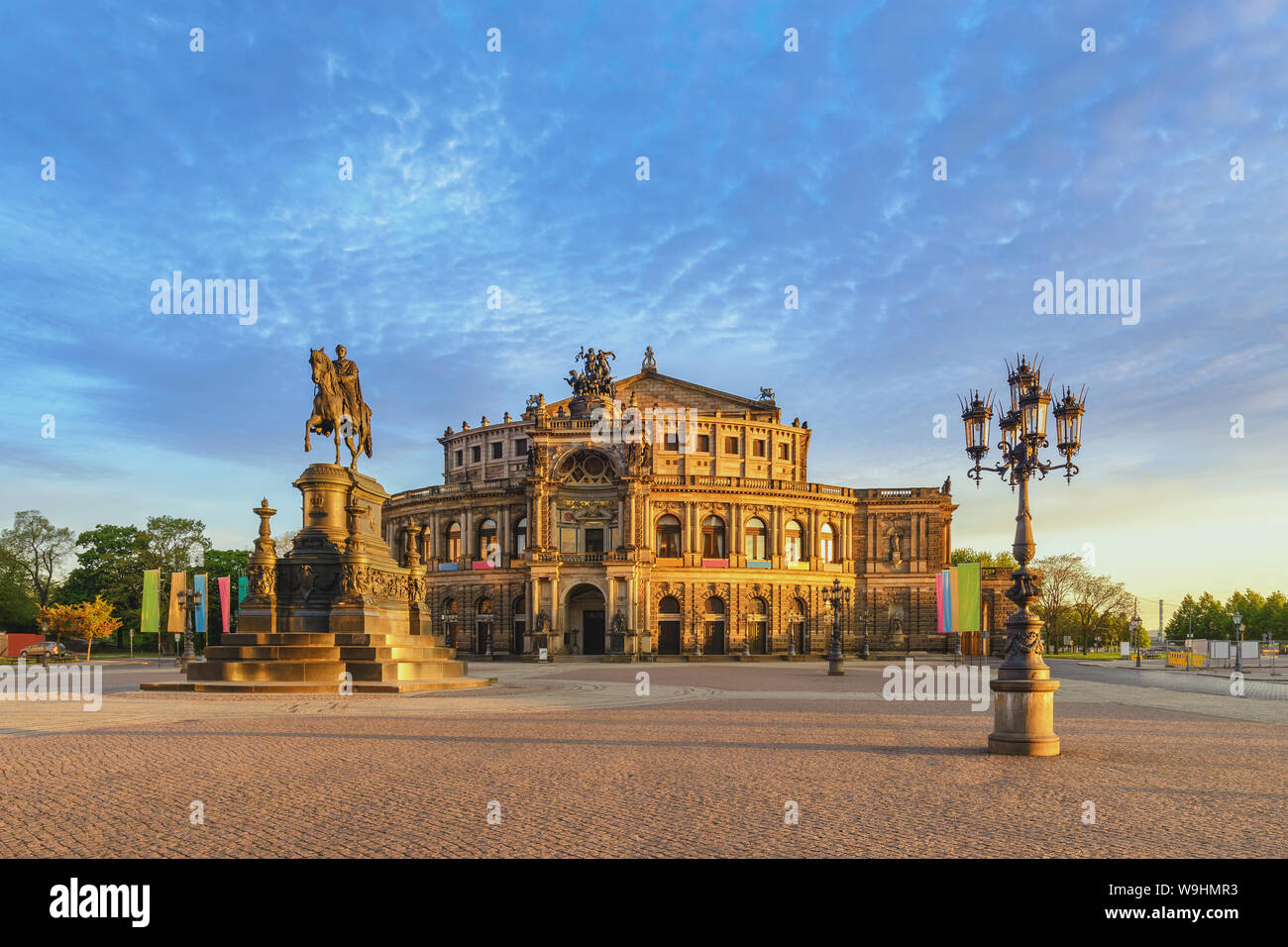Dresden Deutschland, die Skyline der Stadt an der Oper (Semperoper) Stockfoto