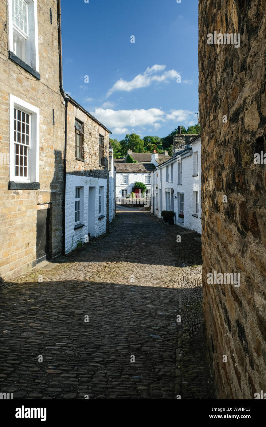 Eine Straße in Dent, das kleine Dorf in Dentdale, Cumbria, innerhalb der Yorkshire Dales National Park Stockfoto