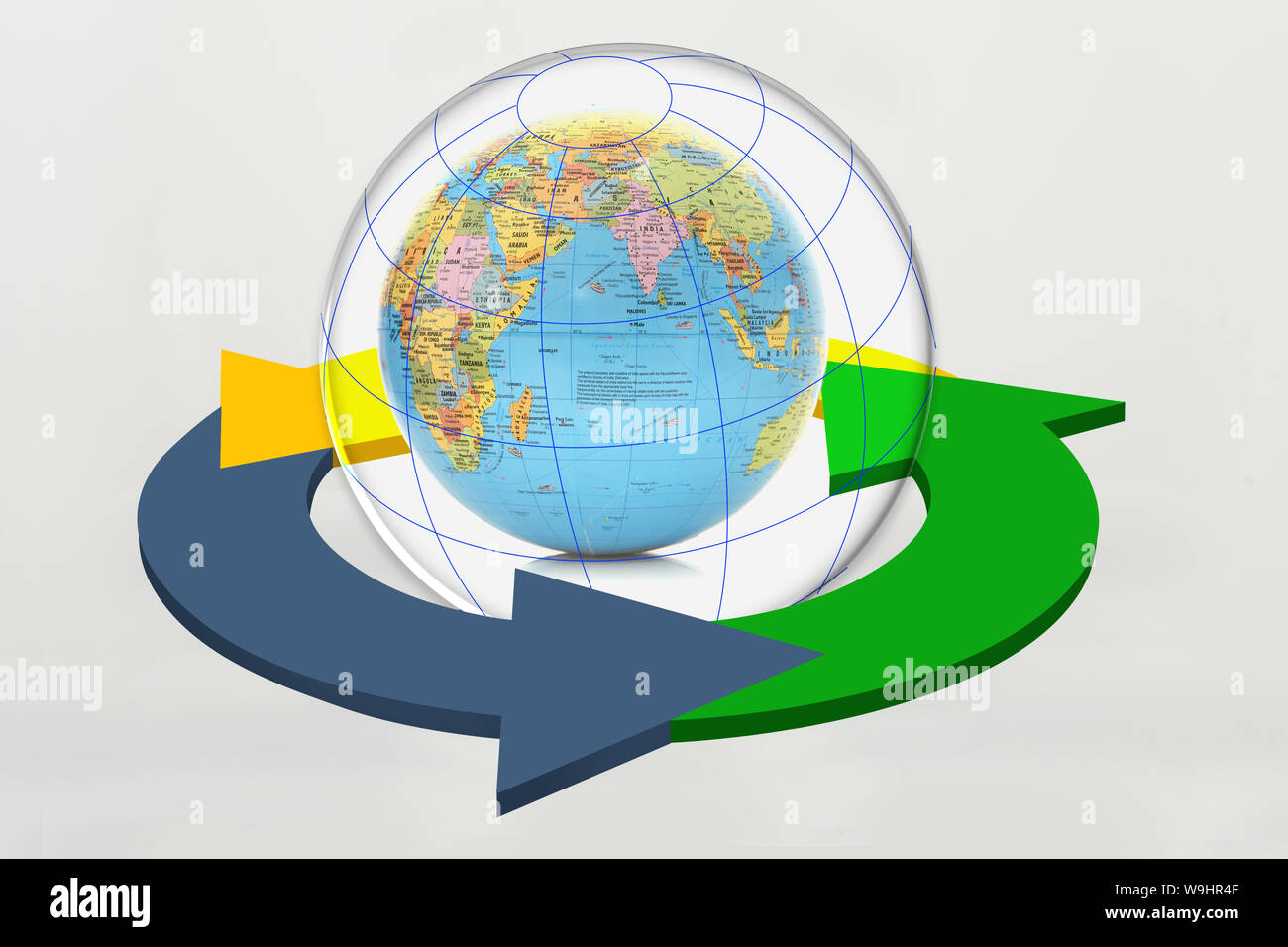 Recycling-Symbol mit Planet Erde isoliert auf weißem Hintergrund Stockfoto