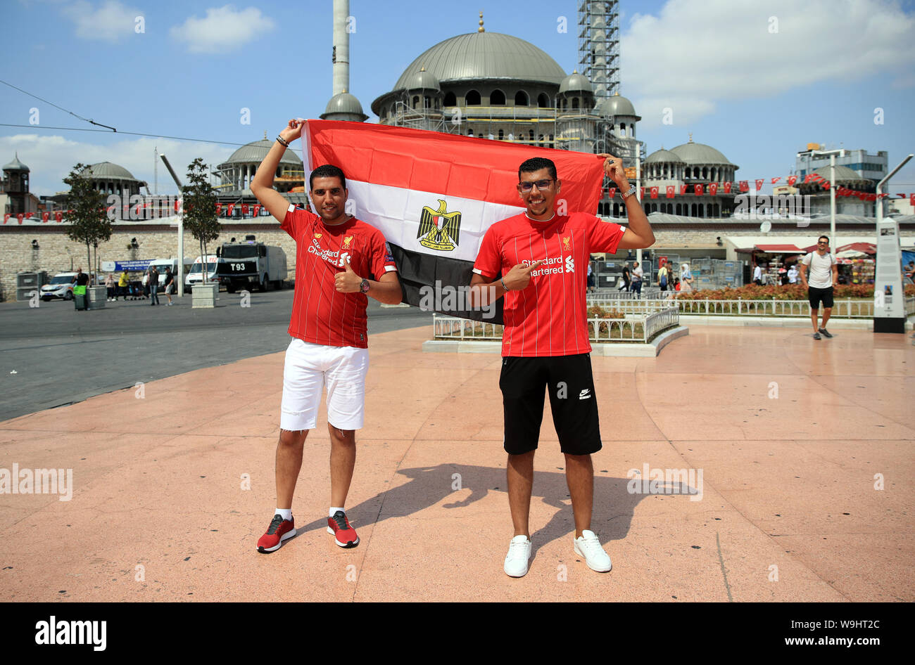 Liverpool Fans aus Ägypten in Istanbul vor den UEFA Super Cup Finale zwischen Liverpool und Chelsea. Stockfoto