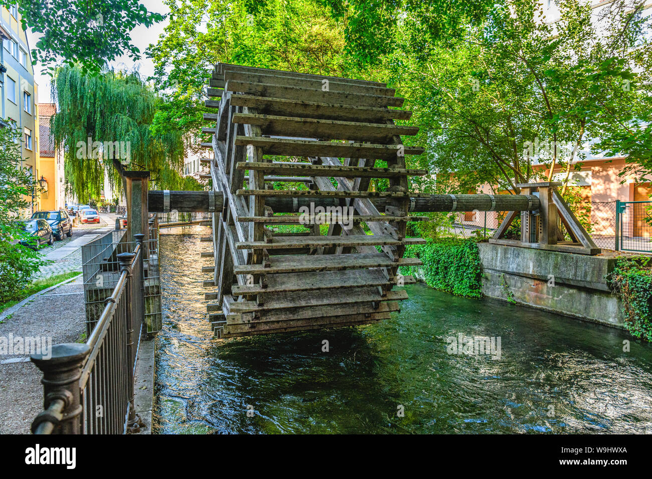 Hölzernen Wasserrad an Schwalllech Stockfoto