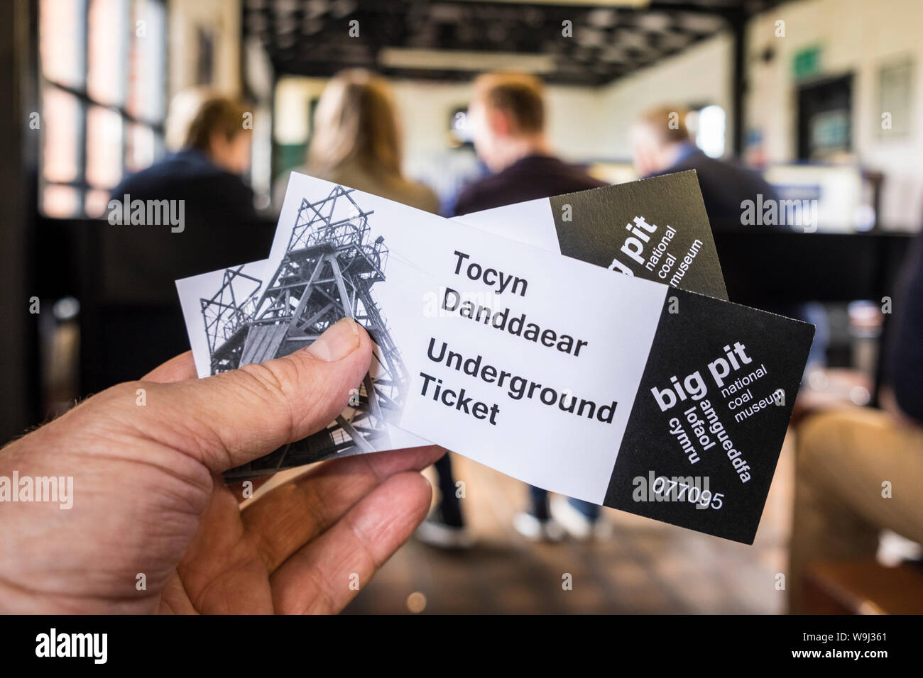 Eintrittskarten für die Hand, Big Pit National Coal Museum, Blaenavon, Torfaen, South Wales, GB, Großbritannien Stockfoto
