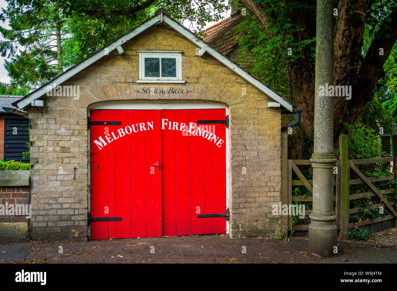 Melbourn Feuer Lokschuppen Denkmalgeschützte Melbourn Cambridgeshire UK. Das 1862 erbaute Pfarrkirche Feuerwehrauto durch ein Abonnement gekauft zu Haus Stockfoto