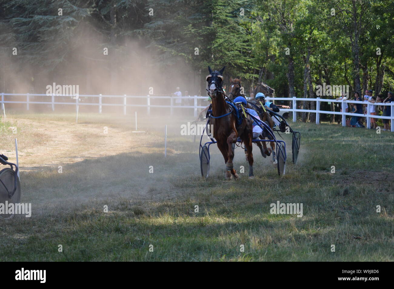 Pferderennbahn in Sault, Provence-Alpes-Côte d'Azur - Frankreich. 11. August 2019. Das einzige Pferd Rennen im Jahr Stockfoto