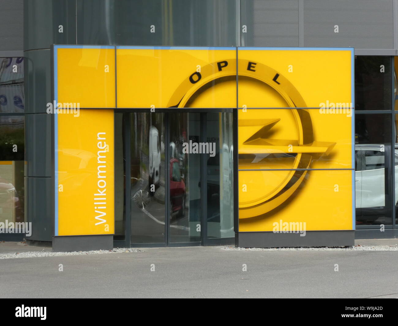 Opel Lettering Stockfotos und -bilder Kaufen - Alamy