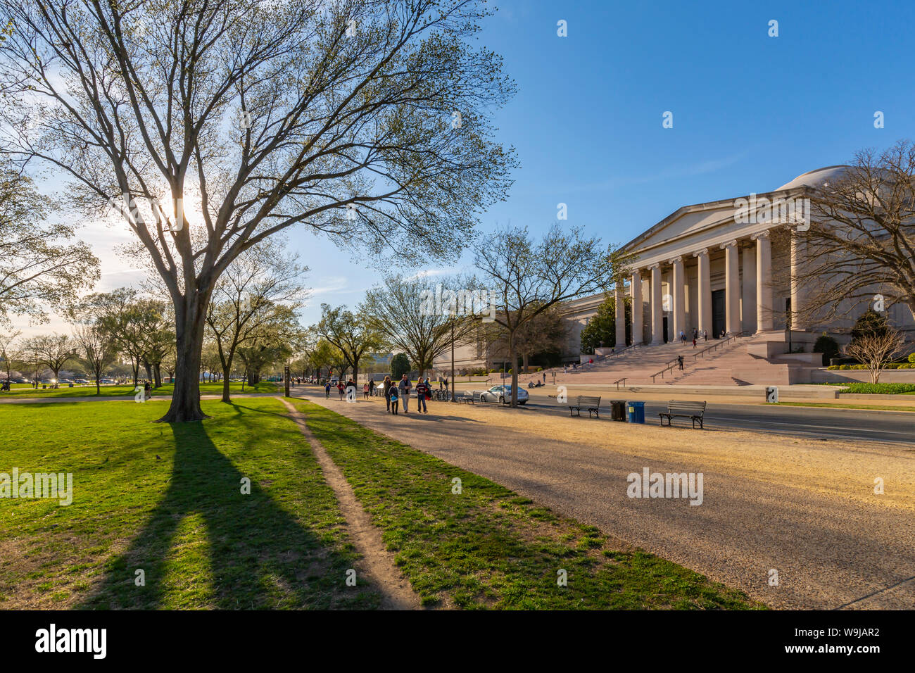 Ansicht der Nationalen Kunstgalerie auf der National Mall im Frühjahr, Washington D.C., Vereinigte Staaten von Amerika, Nordamerika Stockfoto