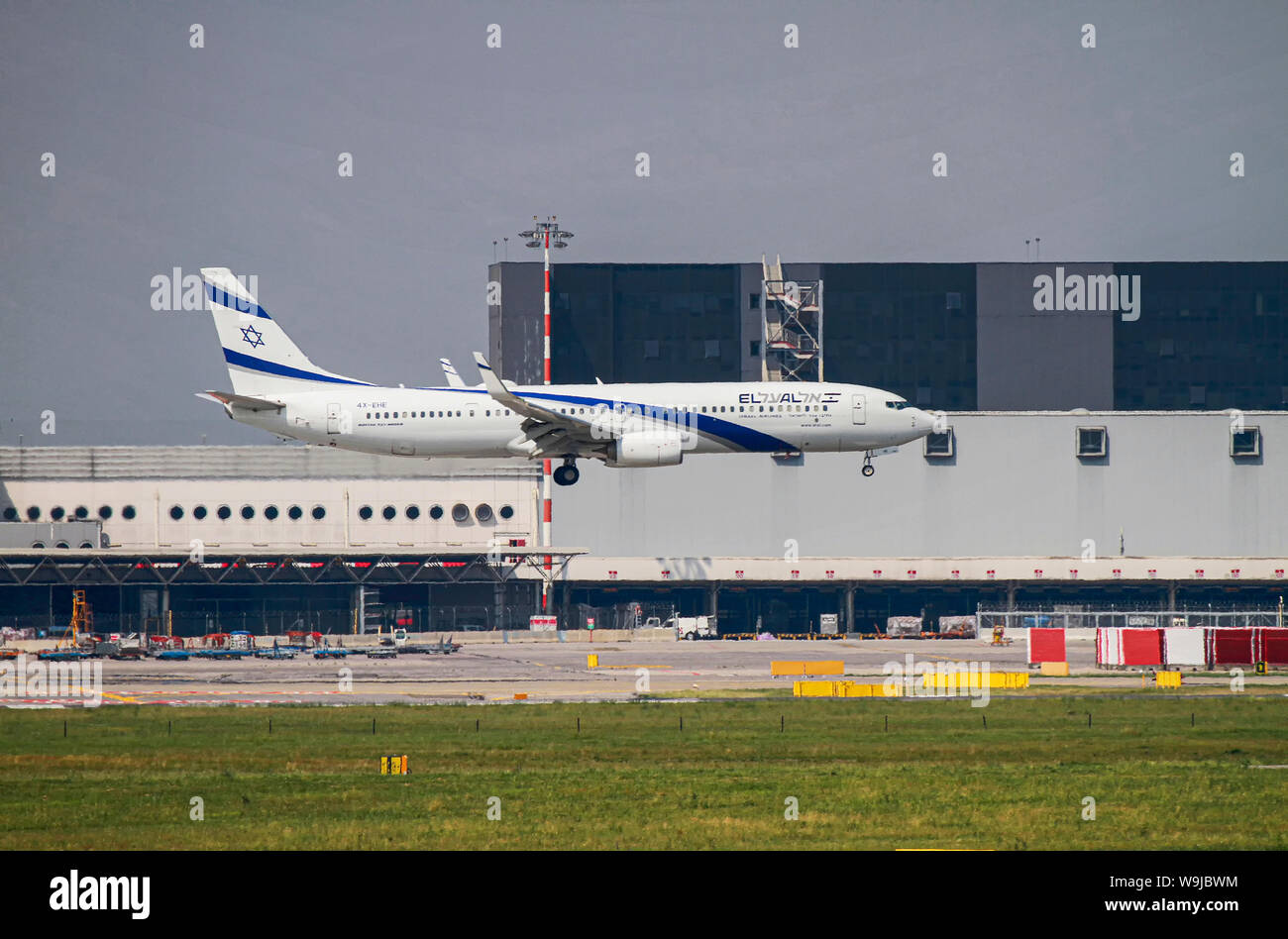 EL AL Israel Airlines, Boeing 737-958 (ER) (4 X-Ehe), Malpensa (MXP/LIMC), Mailand, Italien Stockfoto