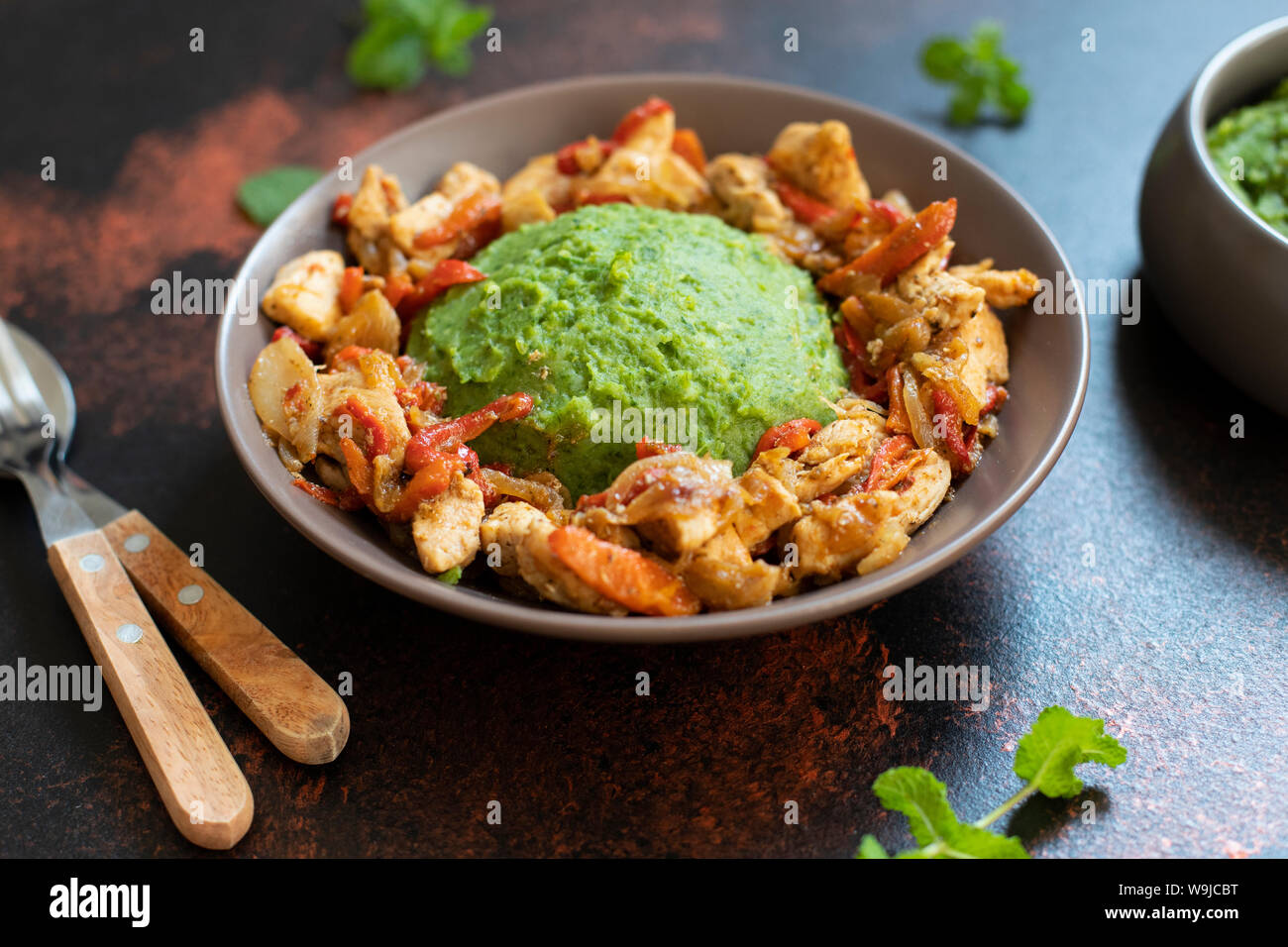 Afrikanische küche -Fotos und -Bildmaterial in hoher Auflösung – Alamy