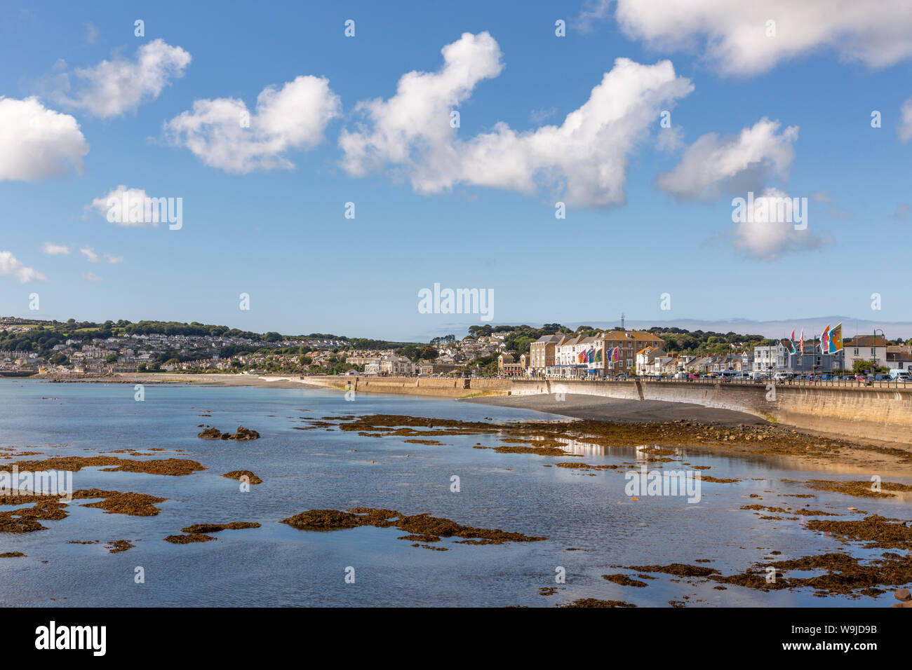 WHERRYTOWN, Großbritannien - 13 September, 2018: die Küste von Wherrytown, einer kleinen Siedlung zwischen Newlyn und Penzance in Cornwall, England. Stockfoto