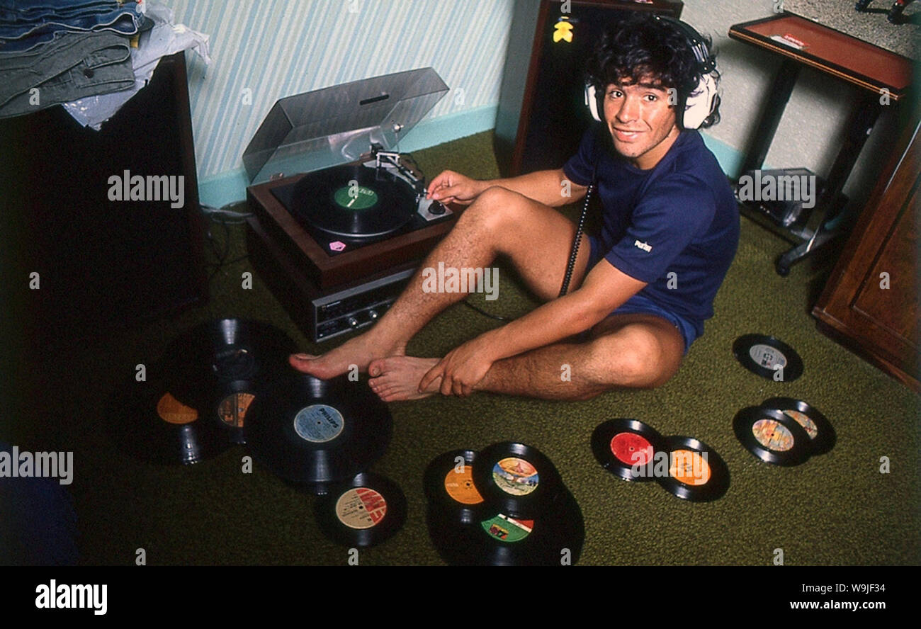 Diego Maradona ist ein 2019 britische Dokumentarfilm von Asif Kapadia über den Argentinischen Fußballer Diego Maradona mit nie zuvor gesehen Archivmaterial. Dieses Foto ist nur für den redaktionellen Gebrauch bestimmt und unterliegen dem Copyright der Film Company und/oder der bezeichneten Fotograf durch den Film oder die Produktion Firma zugewiesen. Stockfoto