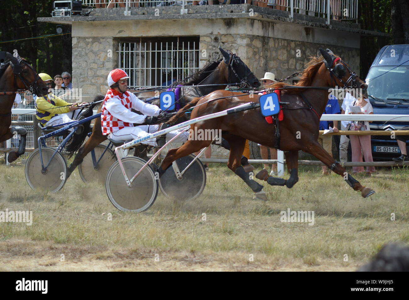 Pferderennbahn in Sault, Provence-Alpes-Côte d'Azur - Frankreich. 11. August 2019. Das einzige Pferd Rennen im Jahr Stockfoto
