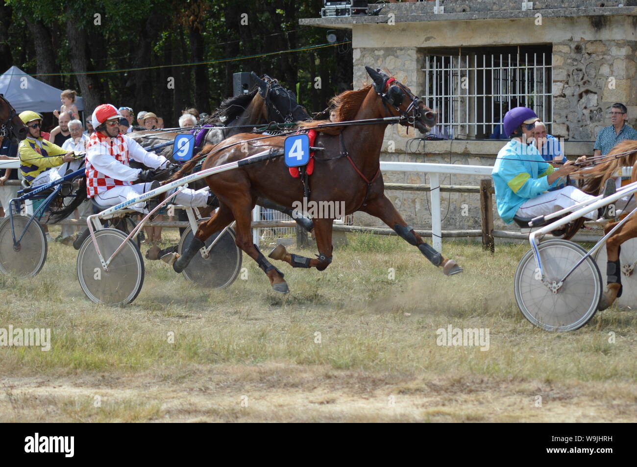 Pferderennbahn in Sault, Provence-Alpes-Côte d'Azur - Frankreich. 11. August 2019. Das einzige Pferd Rennen im Jahr Stockfoto