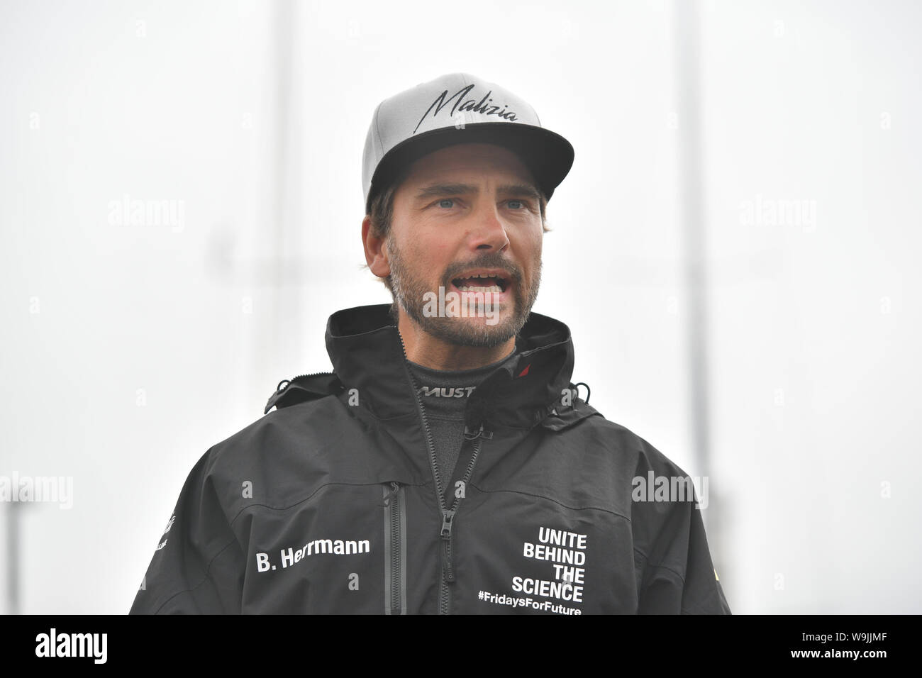 Klima Aktivistin Greta Thunberg, mit Boris Herrmann, Kapitän der high-tech Racing Yacht, die malizia II, das Klima Aktivistin Greta Thunberg in die USA wird von Plymouth bringen Klima Demonstrationen im Land am 20. September und 27. und bei den Vereinten Nationen Klimaschutz Gipfel sprechen. Stockfoto