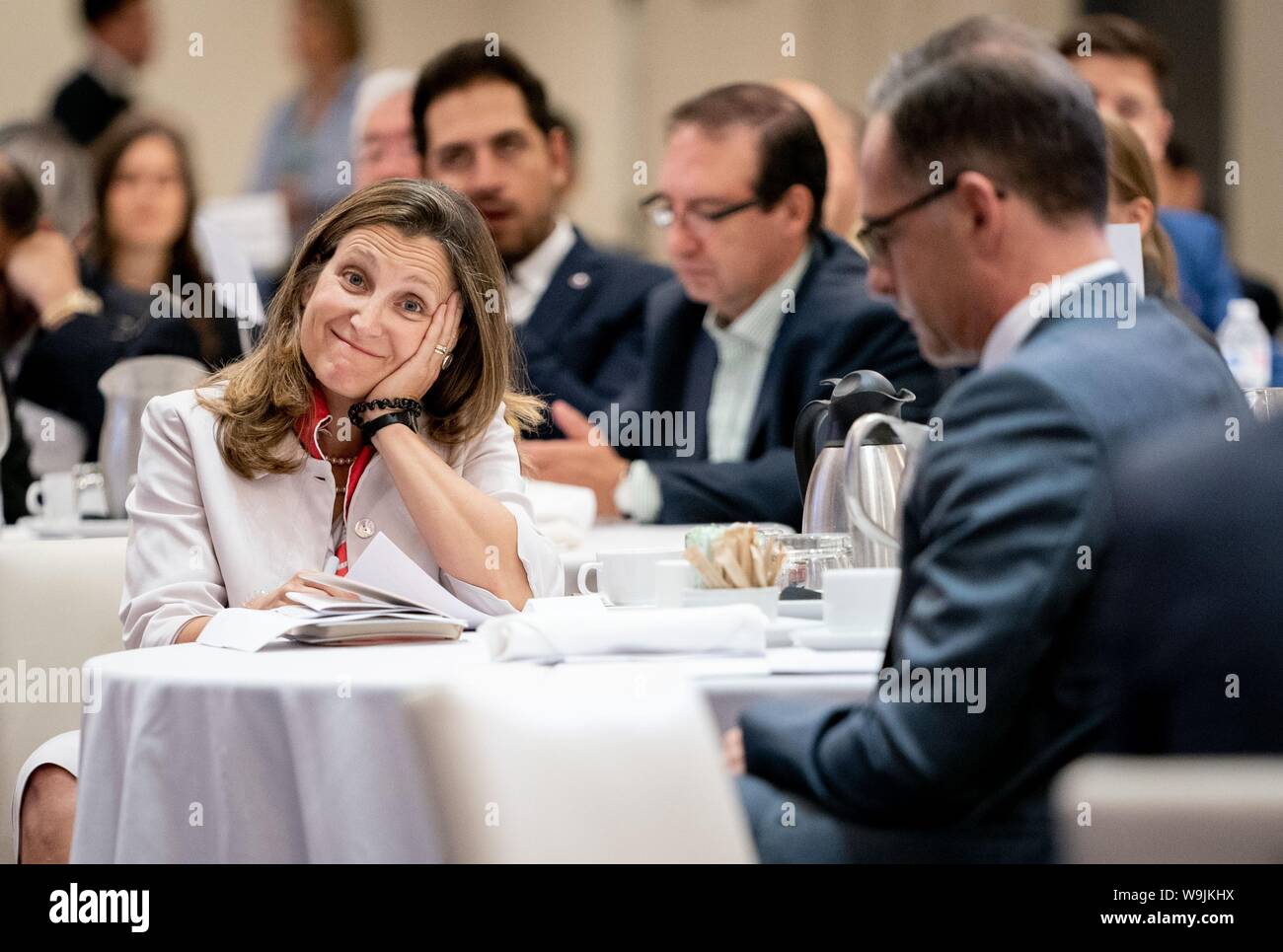 Toronto, Kanada. 14 Aug, 2019. Heiko Maas (r, SPD), Minister für Auswärtige Angelegenheiten, und seine kanadische Pendant Chrystia Freeland wird gemeinsam an einer Veranstaltung auf 'Defending Liberale Demokratie im 21. Jahrhundert" teilnehmen. Die Gespräche in Toronto auf der Intensivierung der internationalen Zusammenarbeit stehen. Maas plädiert für eine "Allianz der Multilateralisten". Credit: Kay Nietfeld/dpa/Alamy leben Nachrichten Stockfoto