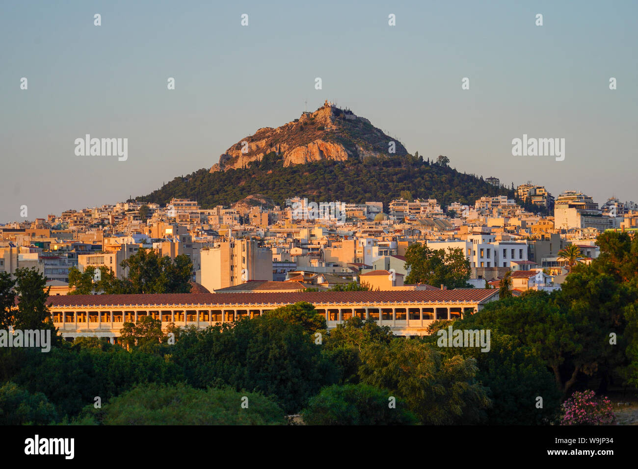 Agios Georgios (St. George) Kirche an der Spitze der Lycabettus Hügel in Athen, Griechenland Stockfoto