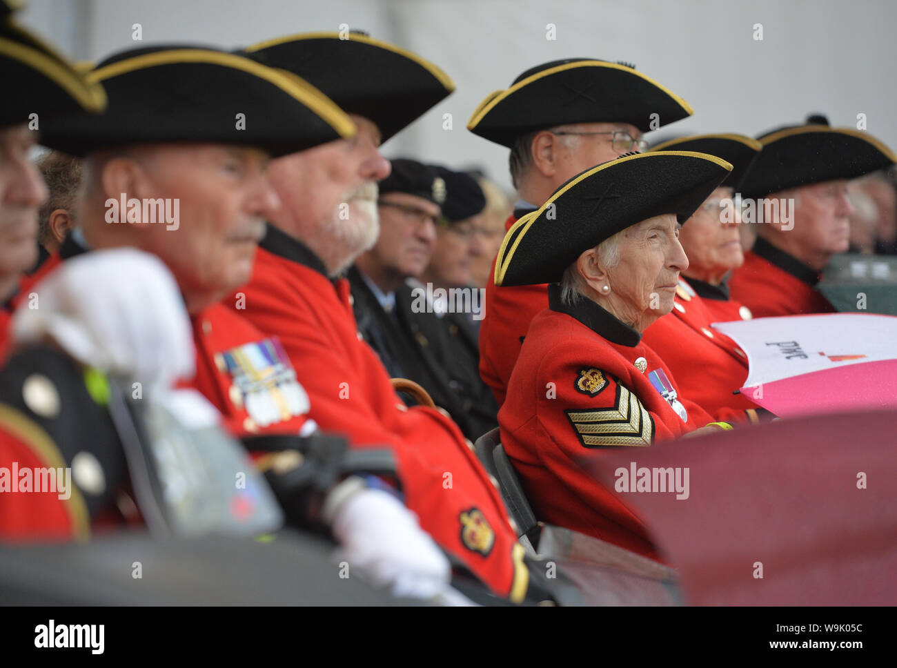 Chelsea Rentner bei einem Royal British Legion Fall an der National Memorial Arboretum in Staffordshire auf den 50. Jahrestag der Bereitstellung der britischen Armee in Nordirland. Stockfoto