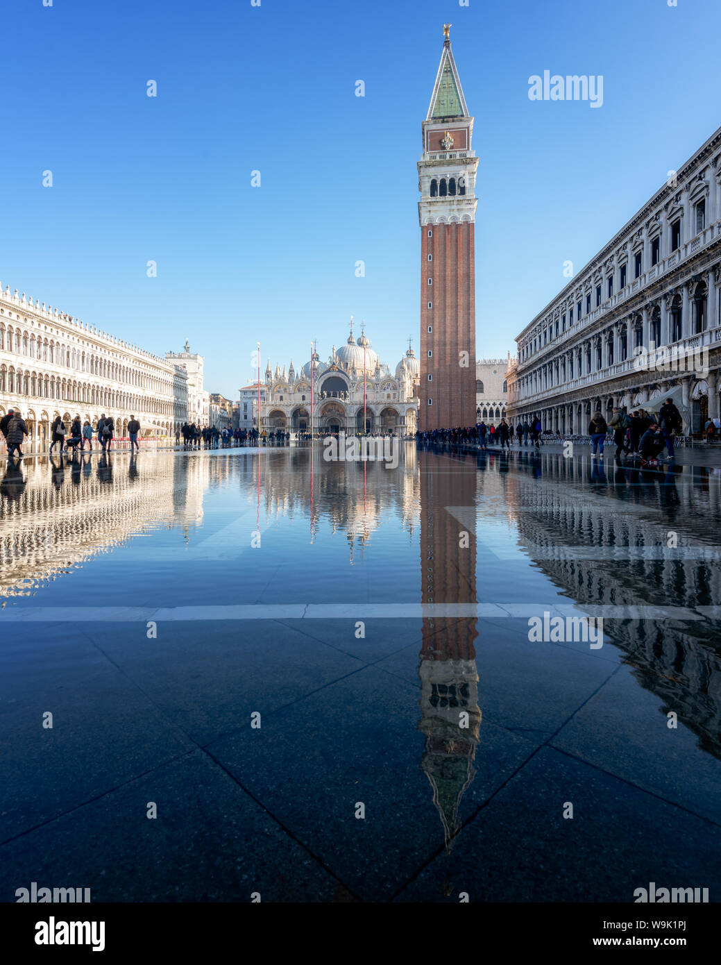 Überflutet Markusplatz in Venedig, Italien, Europa Stockfoto