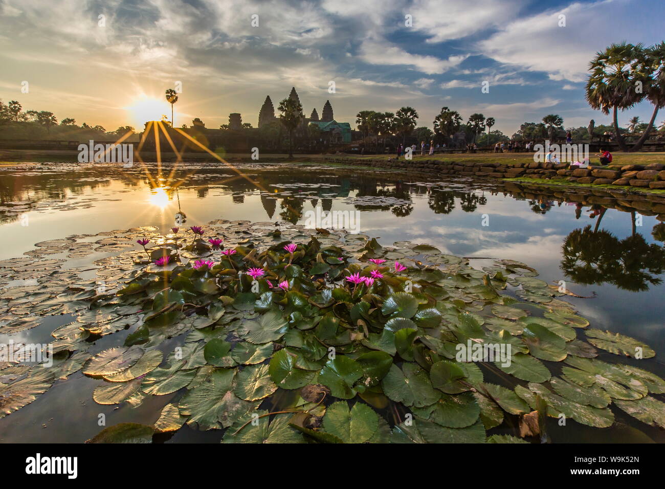 Sonnenaufgang über Angkor Wat, Angkor, UNESCO-Weltkulturerbe, Siem Reap Province, Kambodscha, Asien, Südostasien, Indochina Stockfoto