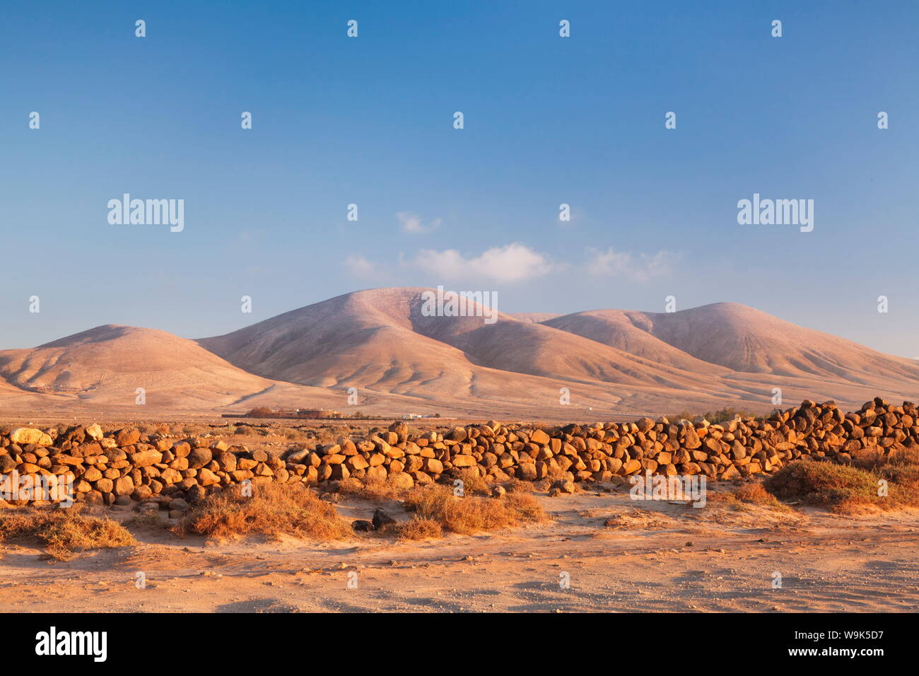 Wand in eine Wüstenlandschaft, El Cotillo, Fuerteventura, Kanarische Inseln, Spanien, Europa Stockfoto