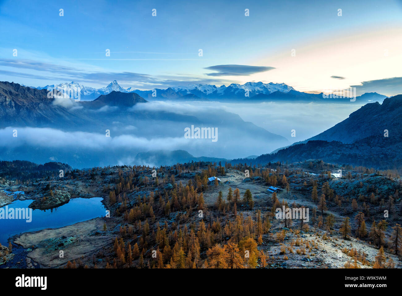 Sonnenaufgang am Monte Rosa, natürlichen Park Mont Avic, Aosta-Tal, Graian Alpen, Italien, Europa Stockfoto