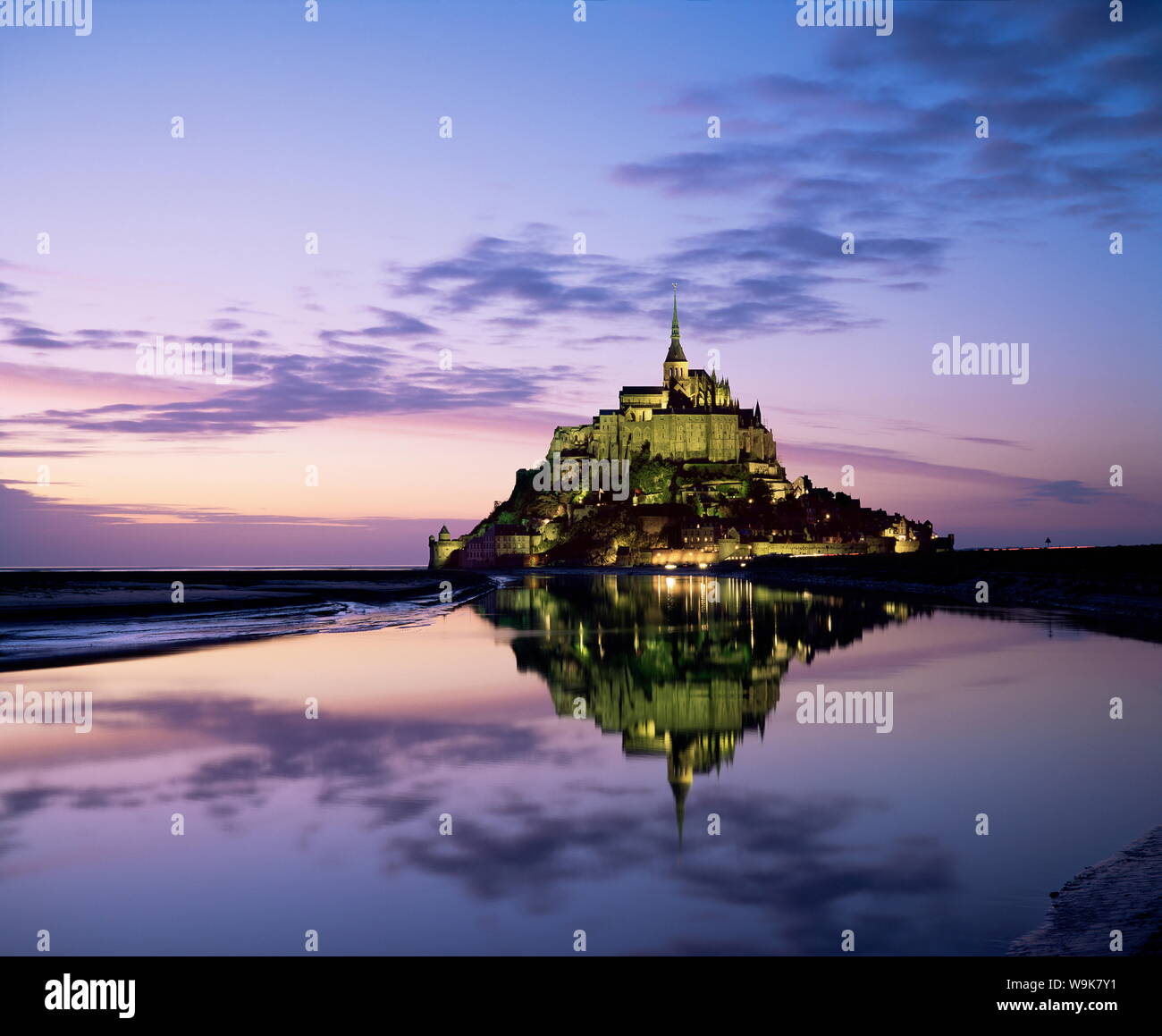 Mont Saint-Michel bei Sonnenuntergang, UNESCO-Weltkulturerbe, La Manche region, Basse Normandie (Normandie), Frankreich, Europa Stockfoto