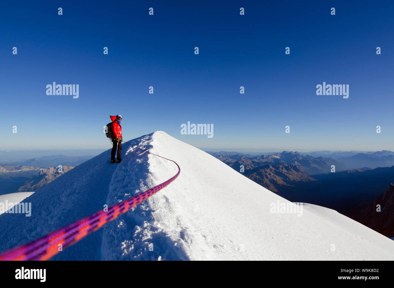 Bergsteiger auf den Gipfel des Mont-Blanc, Chamonix, Haute-Savoie, Französische Alpen, Frankreich Stockfoto