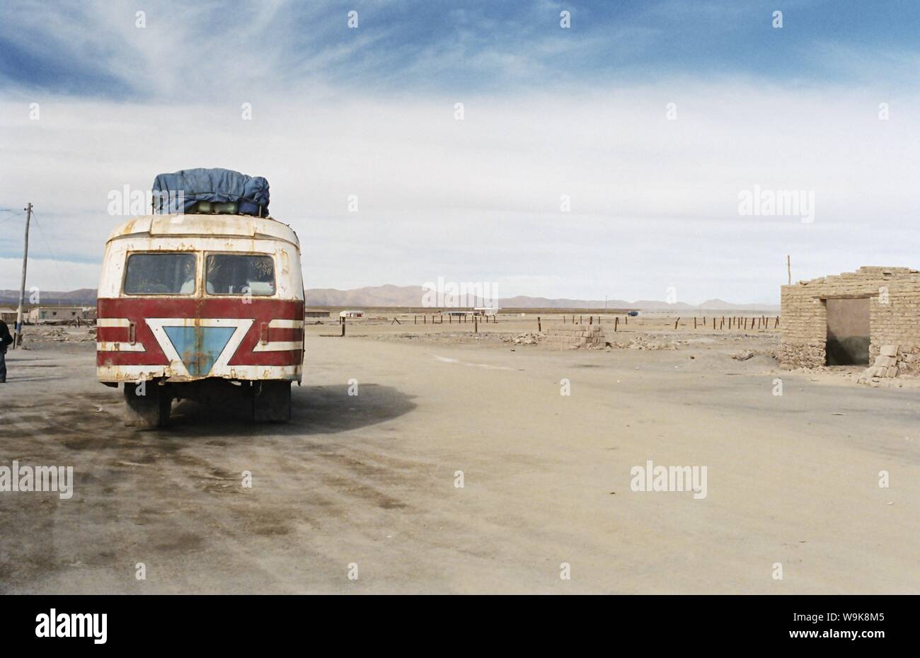 Local Bus nach Uyuni, Colchani, Bolivien, Südamerika Stockfoto