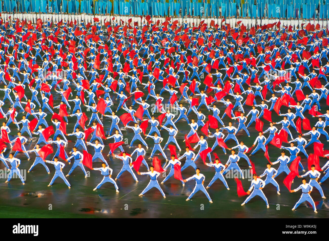 Tänzer und Akrobaten am Arirang Mass Games Festival in Pyongyang, North Korea, Asien Stockfoto
