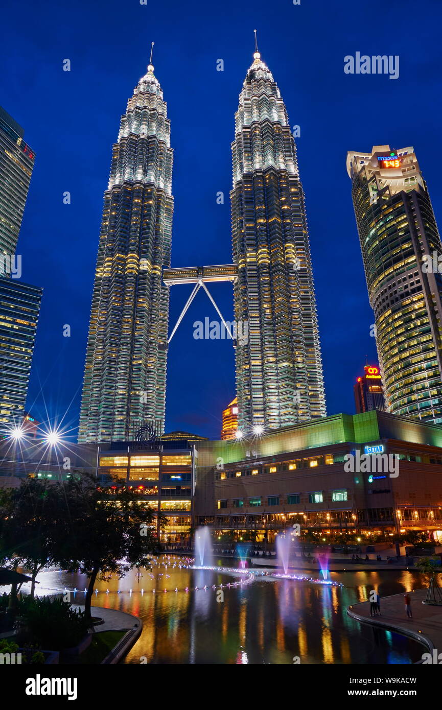 Petronas Towers, KLCC (Kuala Lumpur City Center), Kuala Lumpur, Malaysia, Südostasien, Asien Stockfoto
