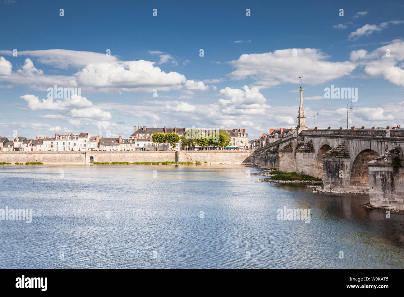 Der Pont Jacques Gabriel in Blois, Loir-et-Cher, Center-Val de Loire, Frankreich, Europa Stockfoto