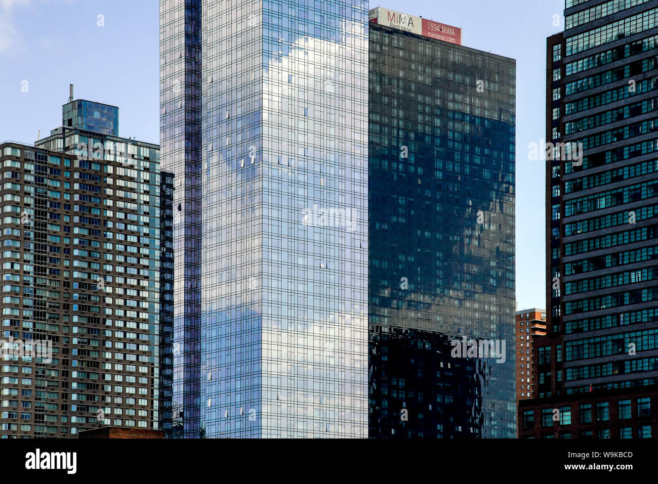 MiMA mit luxuriösen rund 450 West 42th Street, Manhattan, New York City, USA. Stockfoto