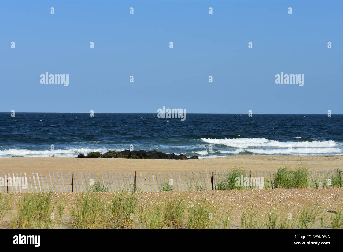 Ocean Waves at Sea Girt, ein New-jersey Strand, auf einem sonnigen Juli Tag-09 Stockfoto