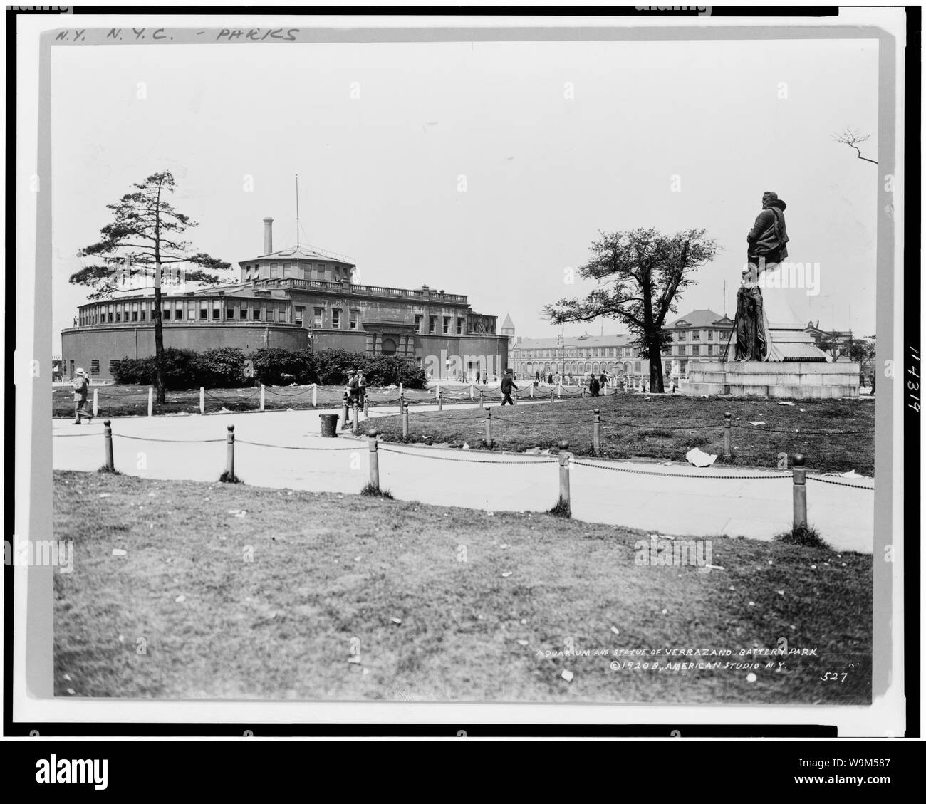 Aquarium und die Statue von Verrazzano, Battery Park Stockfoto