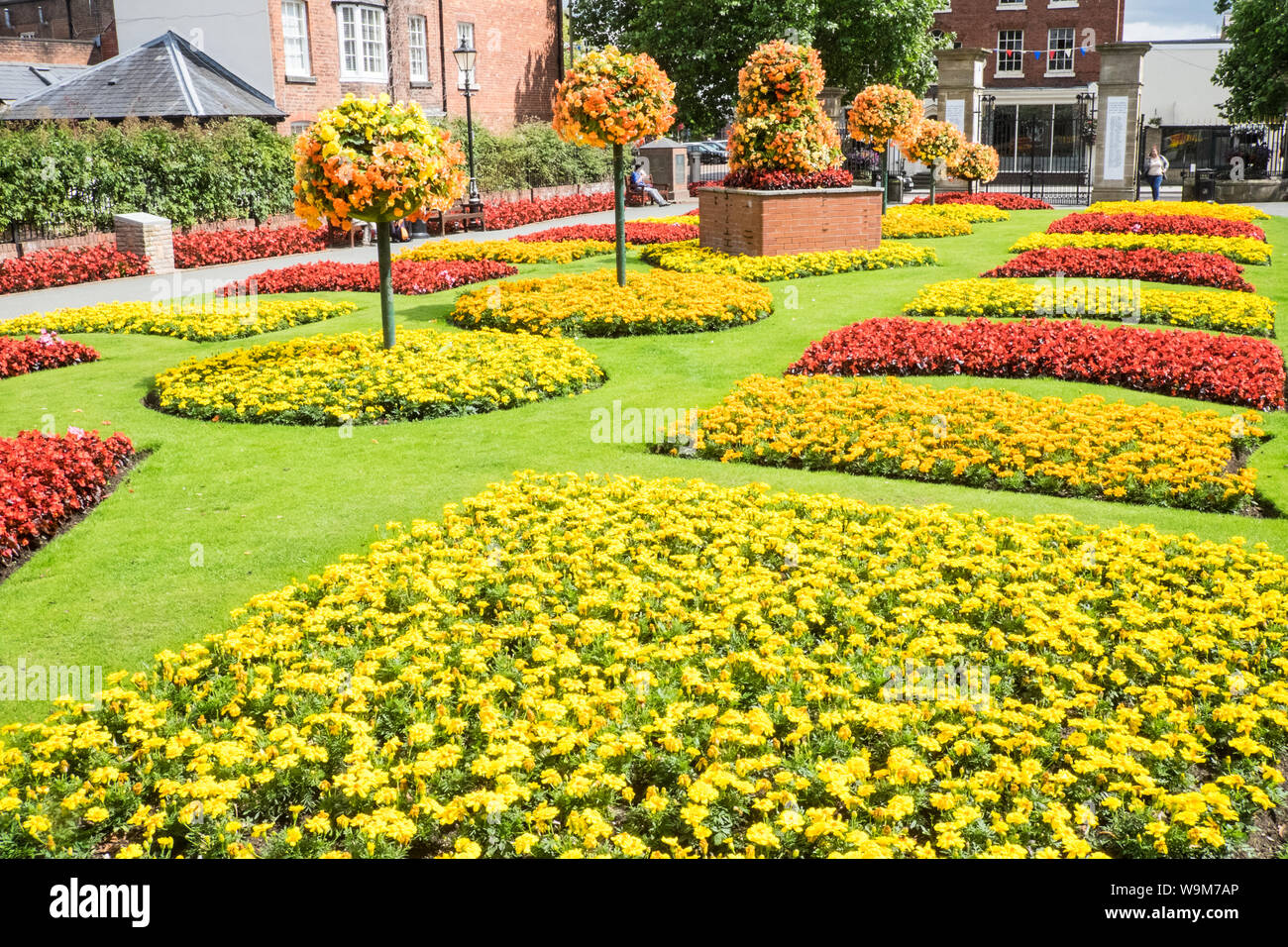 Bunt, bunt, blumig, Display, Pflanzen, Blumen, bei, CAE Glas Park, Oswestry, a, Markt, Stadt, in, Shropshire, Grenze, von, Wales, England, GB, VEREINIGTES KÖNIGREICH, Stockfoto