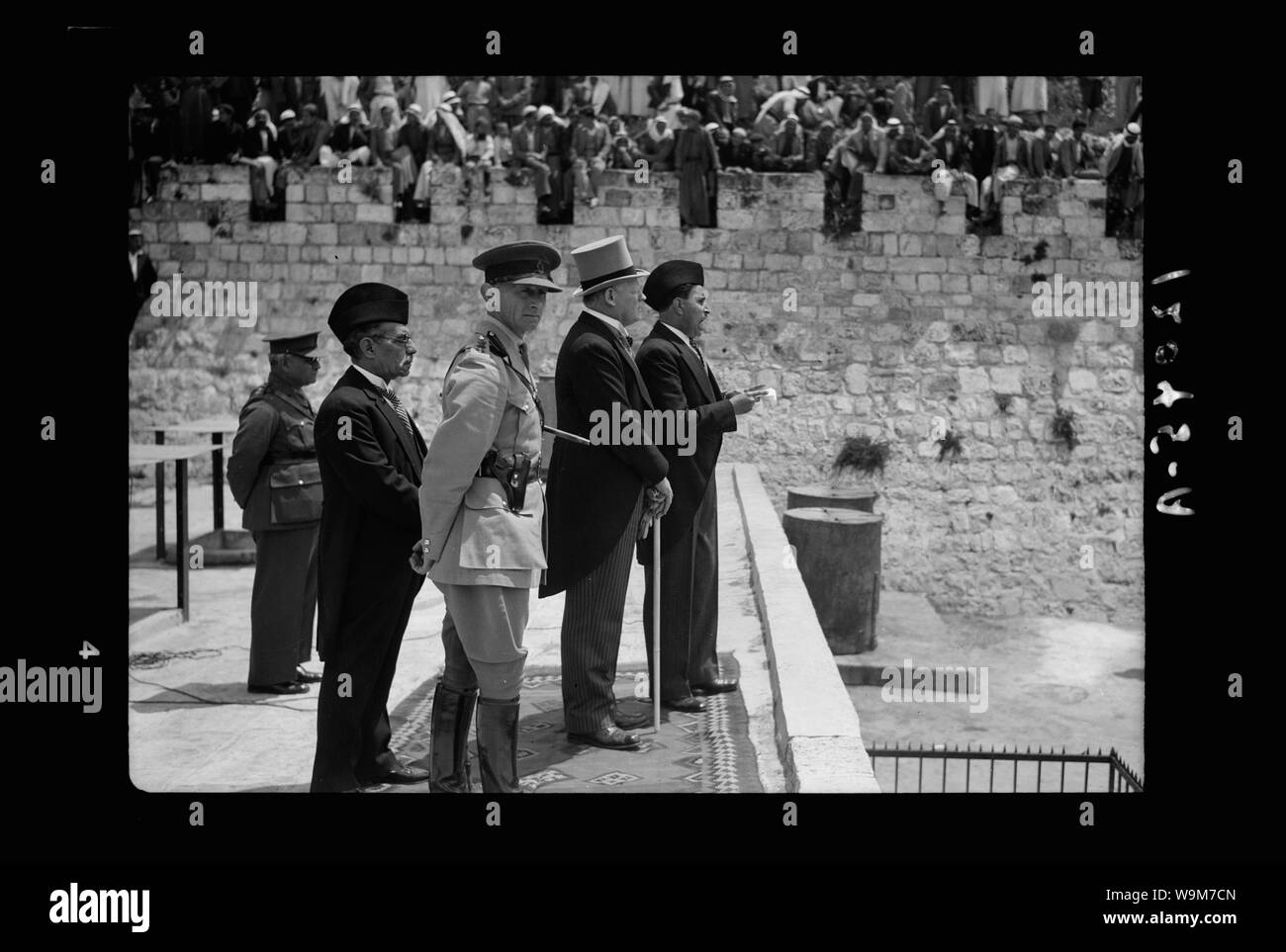 Arabische Rekruten auf Parade in Jerusalem. Jamal Eff. Toukan, Herr Keith Roach, Oberst Manley, Mil. Com. & Mustafa Bey Khalidi Stockfoto