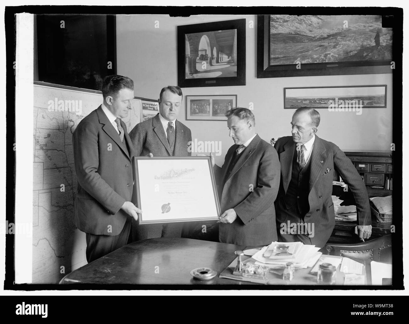 Arthur M. Frei gemacht Ehrenmitglied der Almar [] Tempel, 5/3/23. Stockfoto