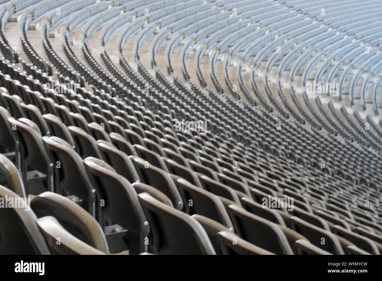 Olympiastadion Berlin, perfekte Ausrichtung der Sitze. Stockfoto