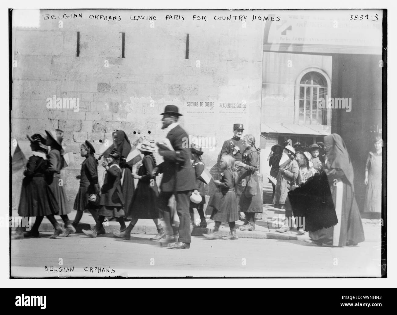 Belgischen Waisen Paris verlassen für Land Wohnungen Stockfoto