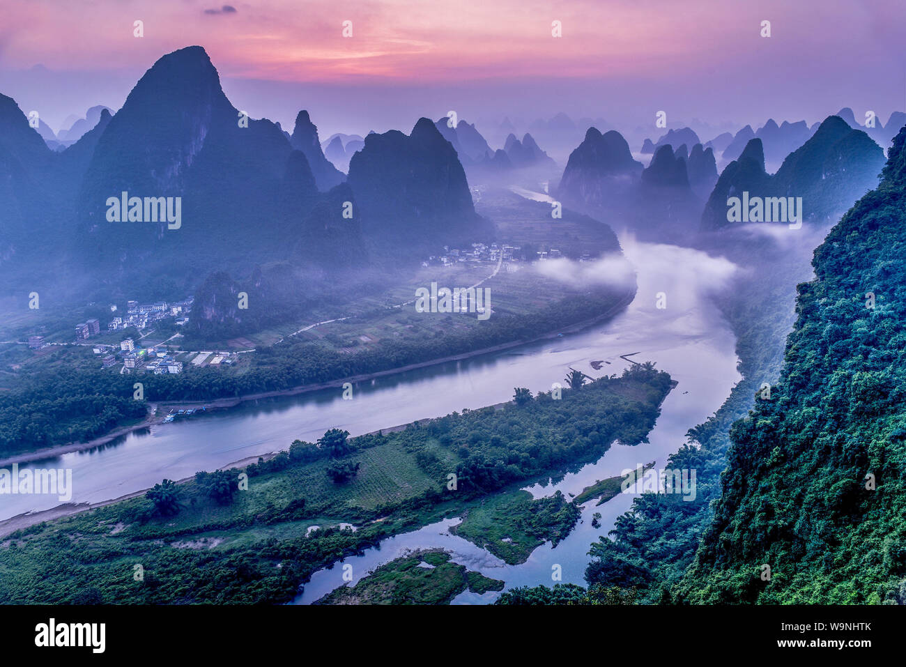 Guangxi, Guangxi, China. 15 Aug, 2019. Foto am Morgen des Fluss Lijiang in Xingping xianggong Berg, Stadt, Yangshuo, 13.08.2019. Credit: SIPA Asien/ZUMA Draht/Alamy leben Nachrichten Stockfoto