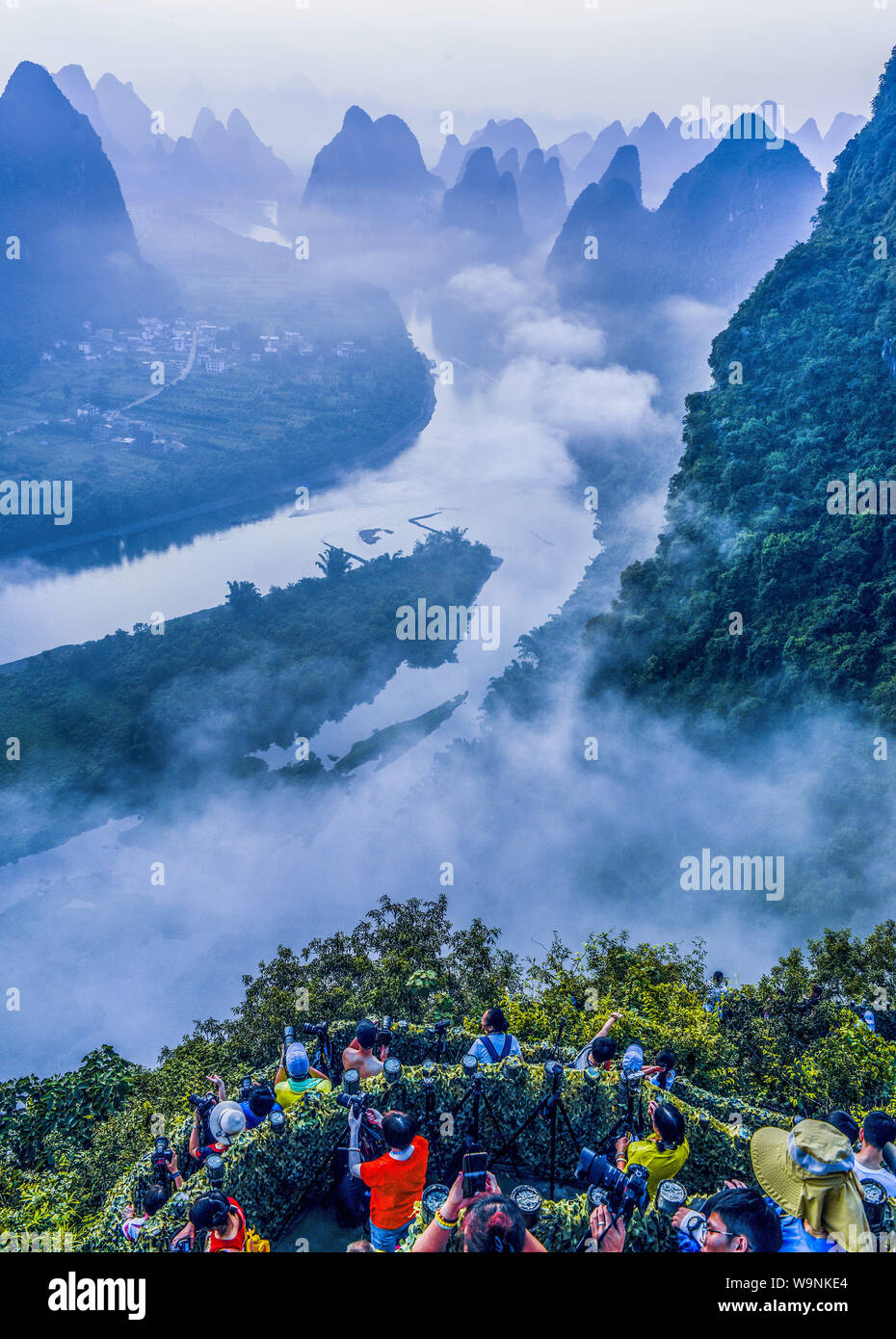 Guangxi, Guangxi, China. 15 Aug, 2019. Foto am Morgen des Fluss Lijiang in Xingping xianggong Berg, Stadt, Yangshuo, 13.08.2019. Credit: SIPA Asien/ZUMA Draht/Alamy leben Nachrichten Stockfoto