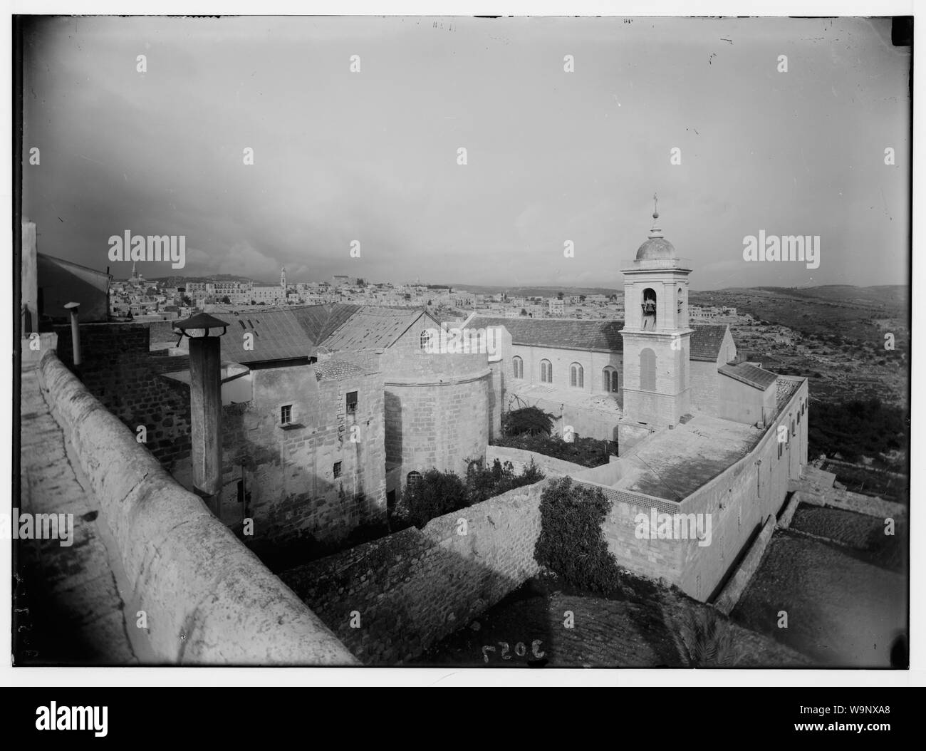 Bethlehem und Umgebung. Bethlehem. Die Basilika und die Kirche St. Katharina. Klingeln diese Glocken wurde zum ersten Mal ausgestrahlt, Xmas [d. h., Weihnachten] Eva, 1933 Stockfoto