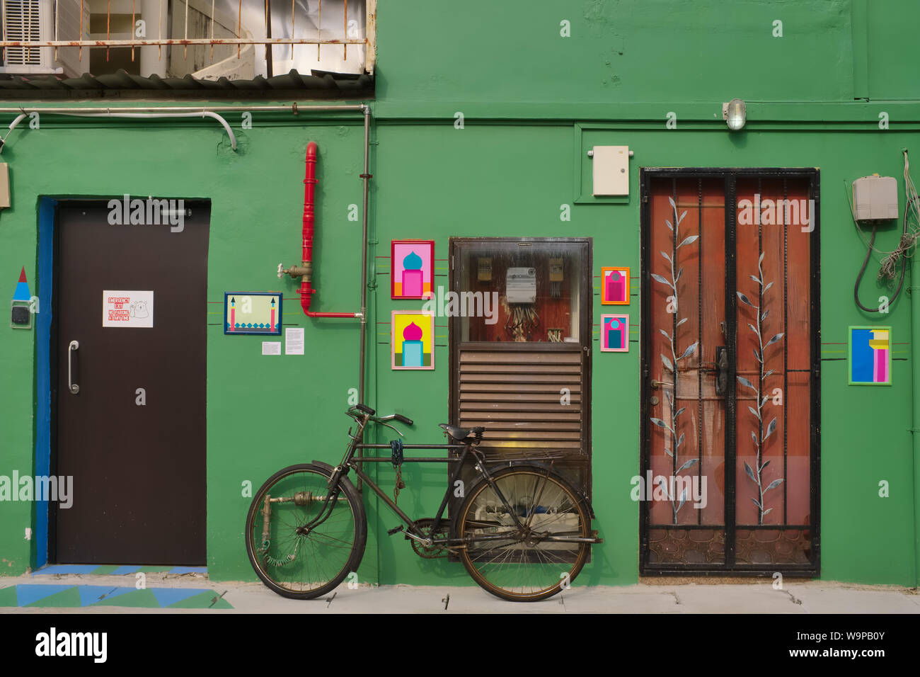 Wandmalereien in einem Back Lane in Malay Heritage Area Kampong Glam, jetzt ein 'hip', 'Bohème' Bereich, in der Nähe der Arabischen Straße und dem Sultan, Moschee, Singapur Stockfoto