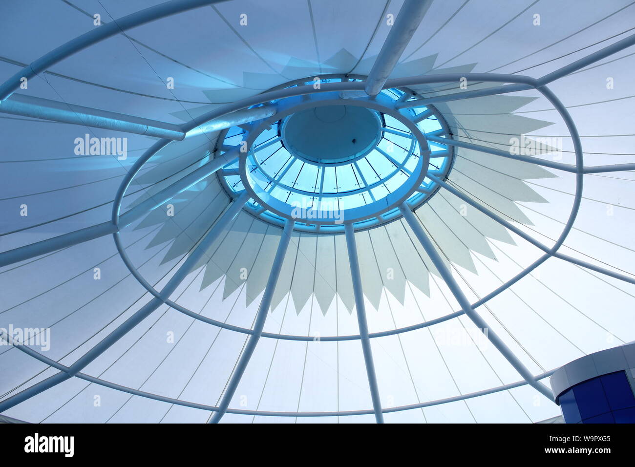 Dach Design bei Shopping Mall Stockfoto