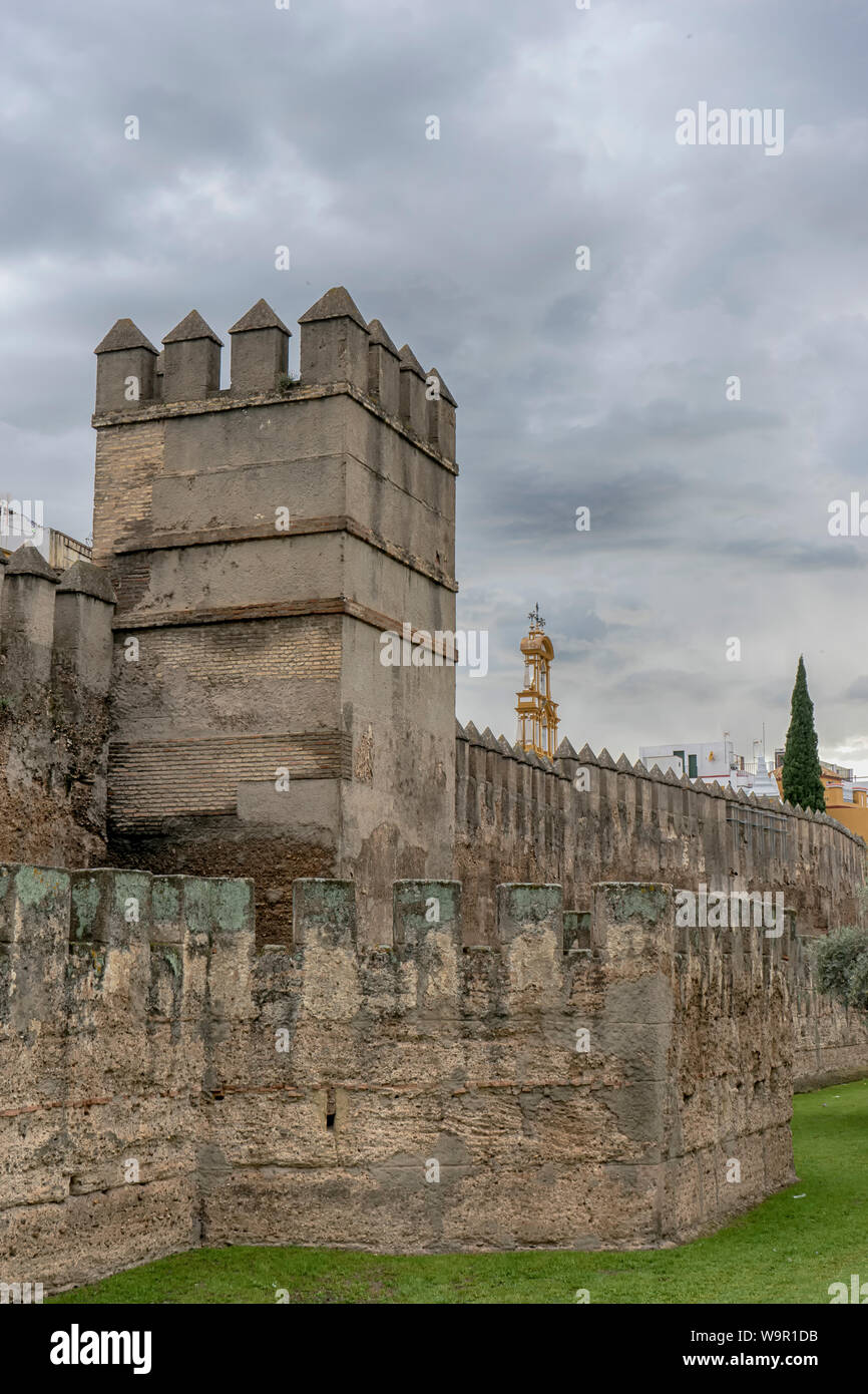 Ehemalige defensive Mauer der Stadt Sevilla, Spanien Stockfoto