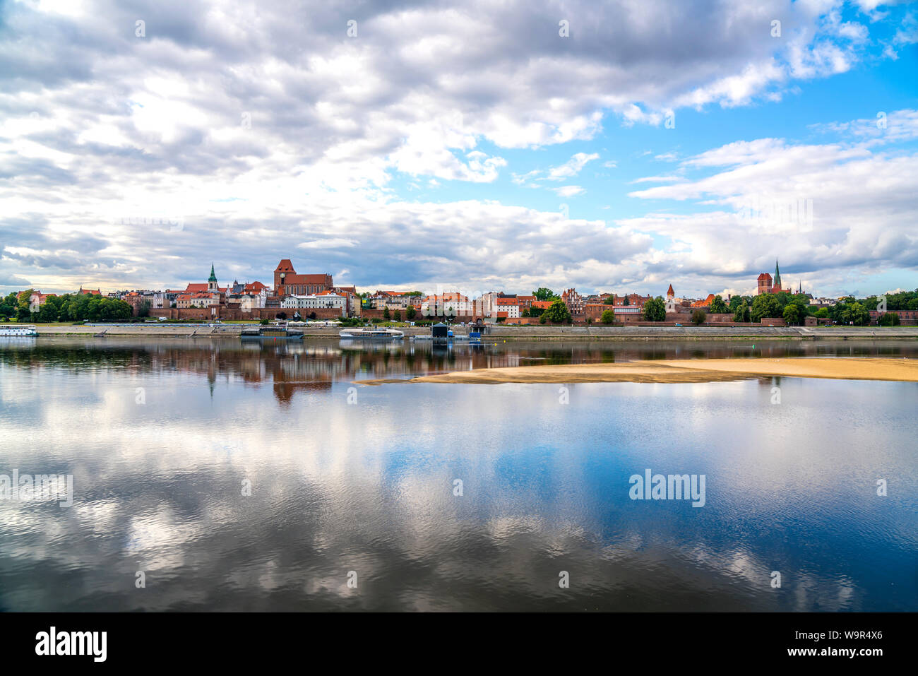 IBlick in sterben mittelalterlichen Altstadt und den Fluss Weichsel, Torun, Polen, Europa | rder anzeigen Ove mittelalterliche Altstadt und die Weichsel, Torun, Po Stockfoto