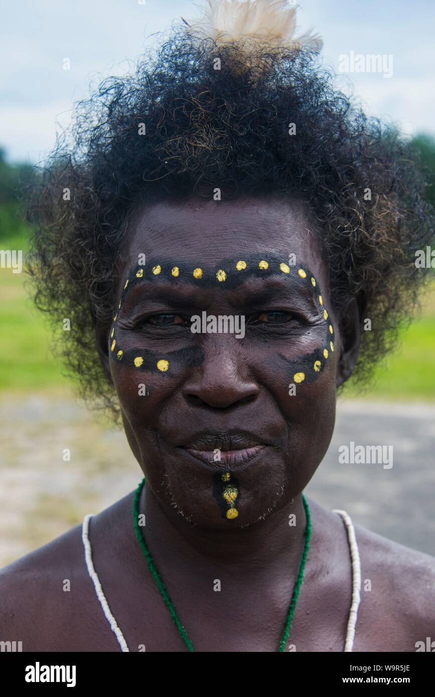 Traditionelle lackiert Gesicht, Frau, Porträt, Buka, Papua-Neuguinea Stockfoto